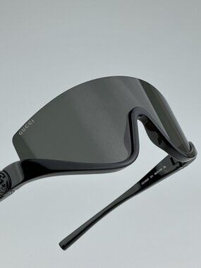 Gucci GG1650S 001 BRAND NEW Sunglasses Black Grey Unisex Shield Mask